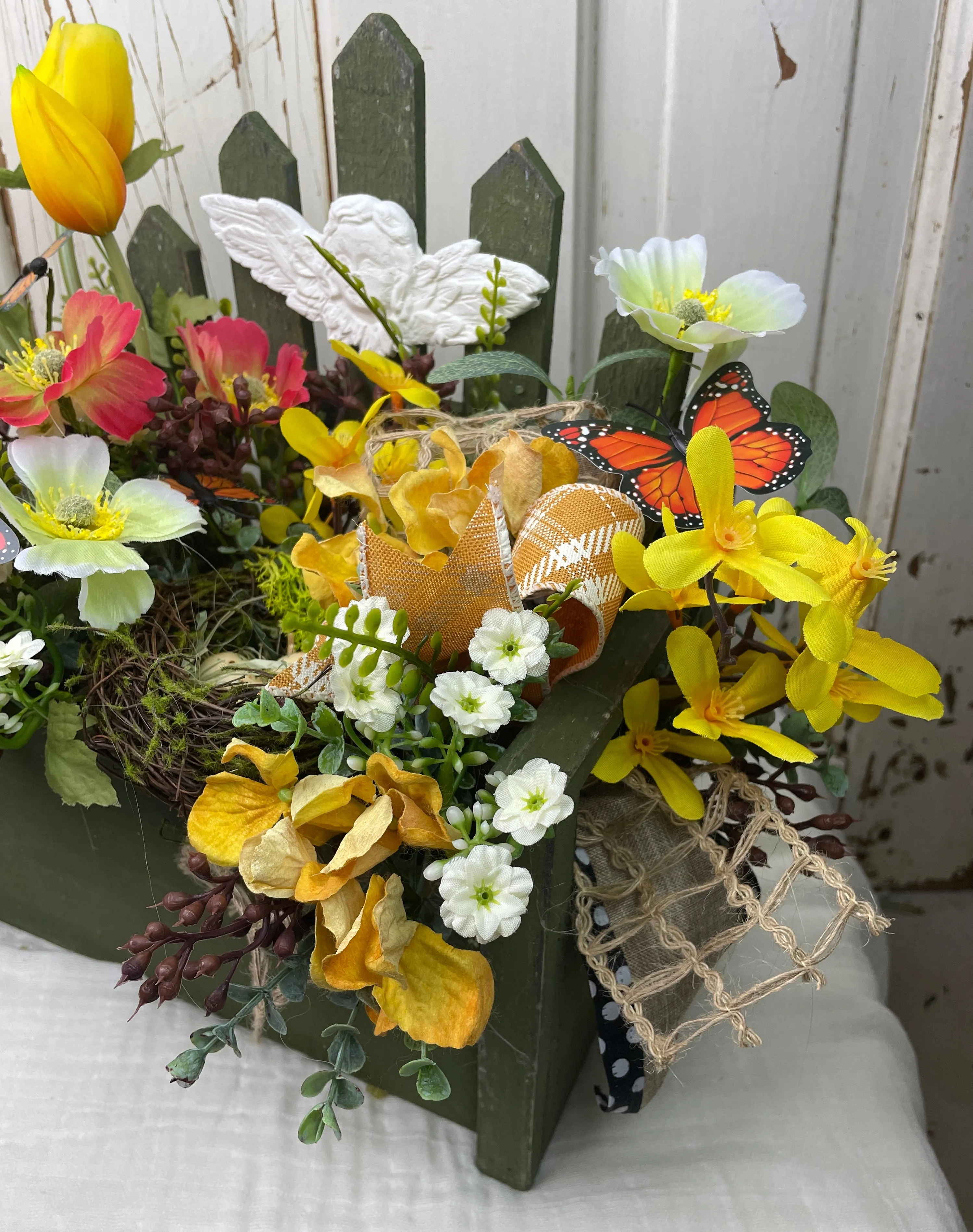 Bright Spring floral centerpiece