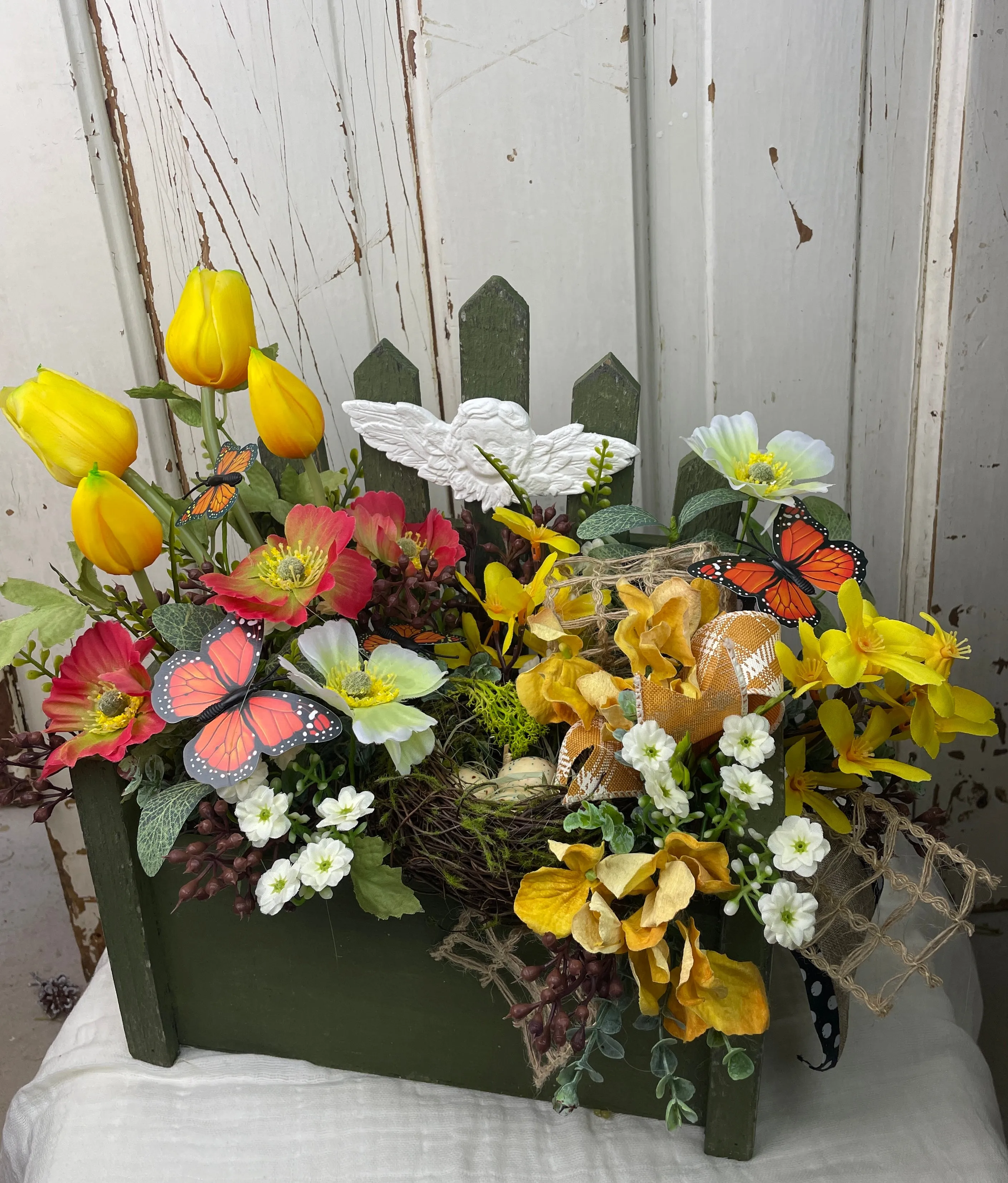 Bright Spring floral centerpiece