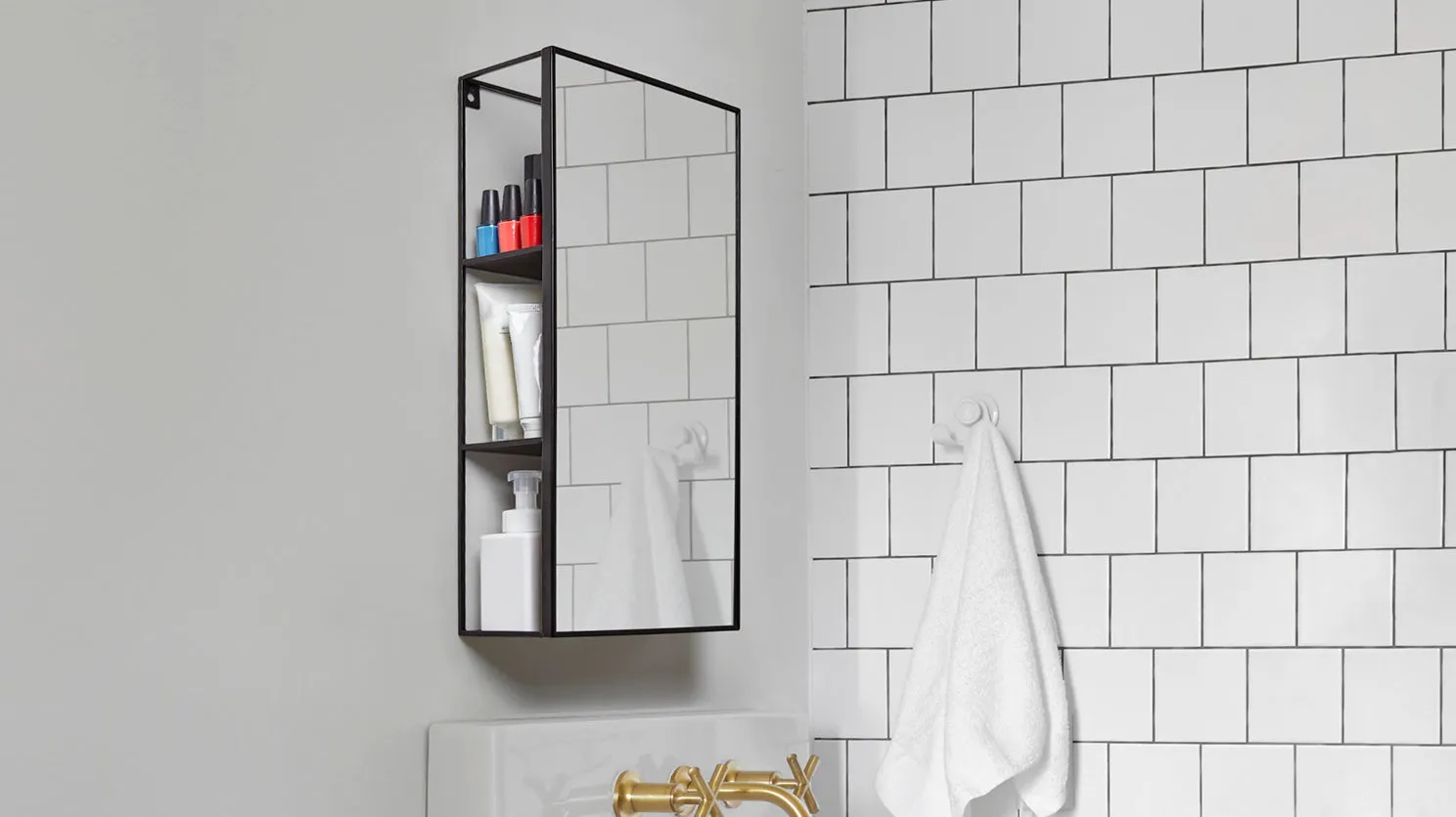 cubiko mirror/storage unit