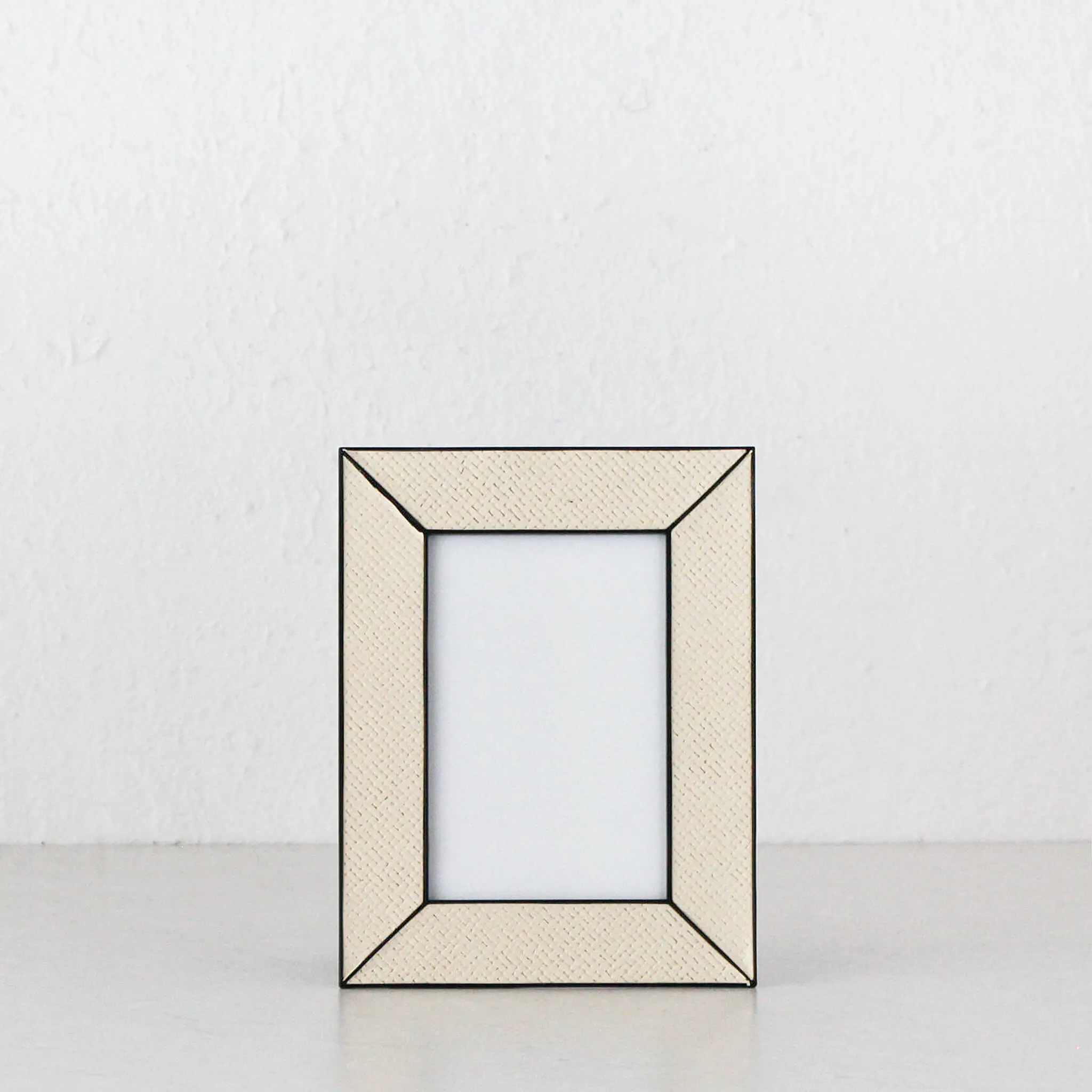 RATTAN WEAVE FRAME  |  4X6  |  BLACK EDGE