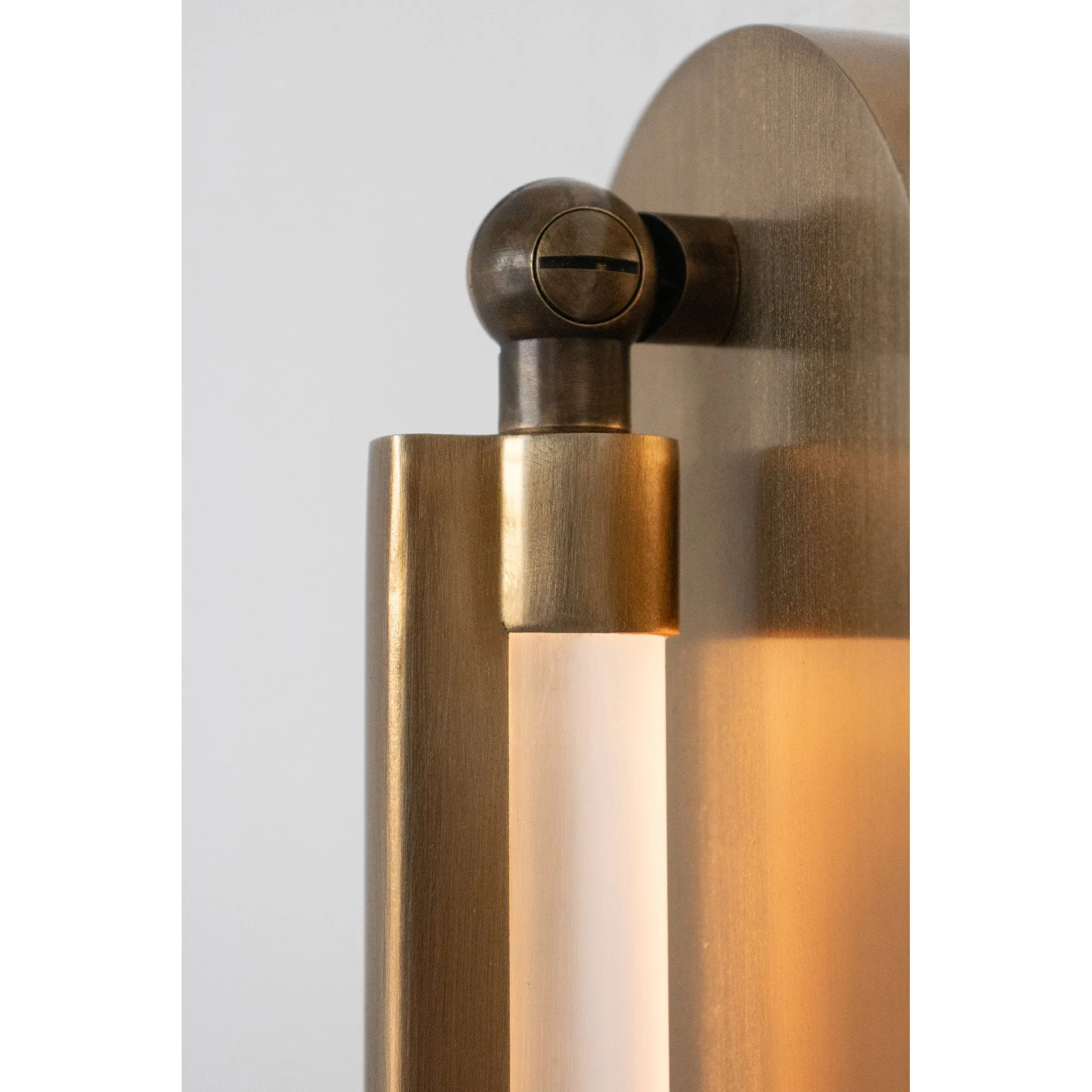 RAY SLIM Wall Sconce