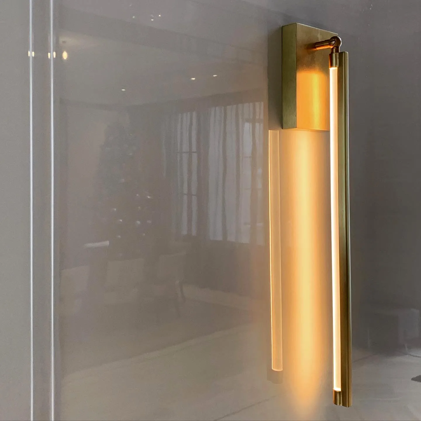 RAY SLIM Wall Sconce